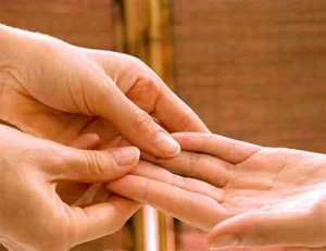 La thérapie coréenne des mains massage des mains