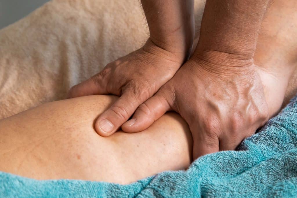 Massage nerf sciatique : comment et où le masser pour le décoincer ?